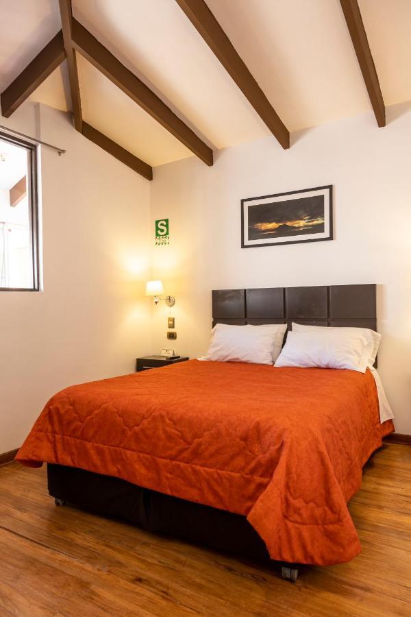 Hostal & Apartments El Triunfo Cusco Exteriör bild