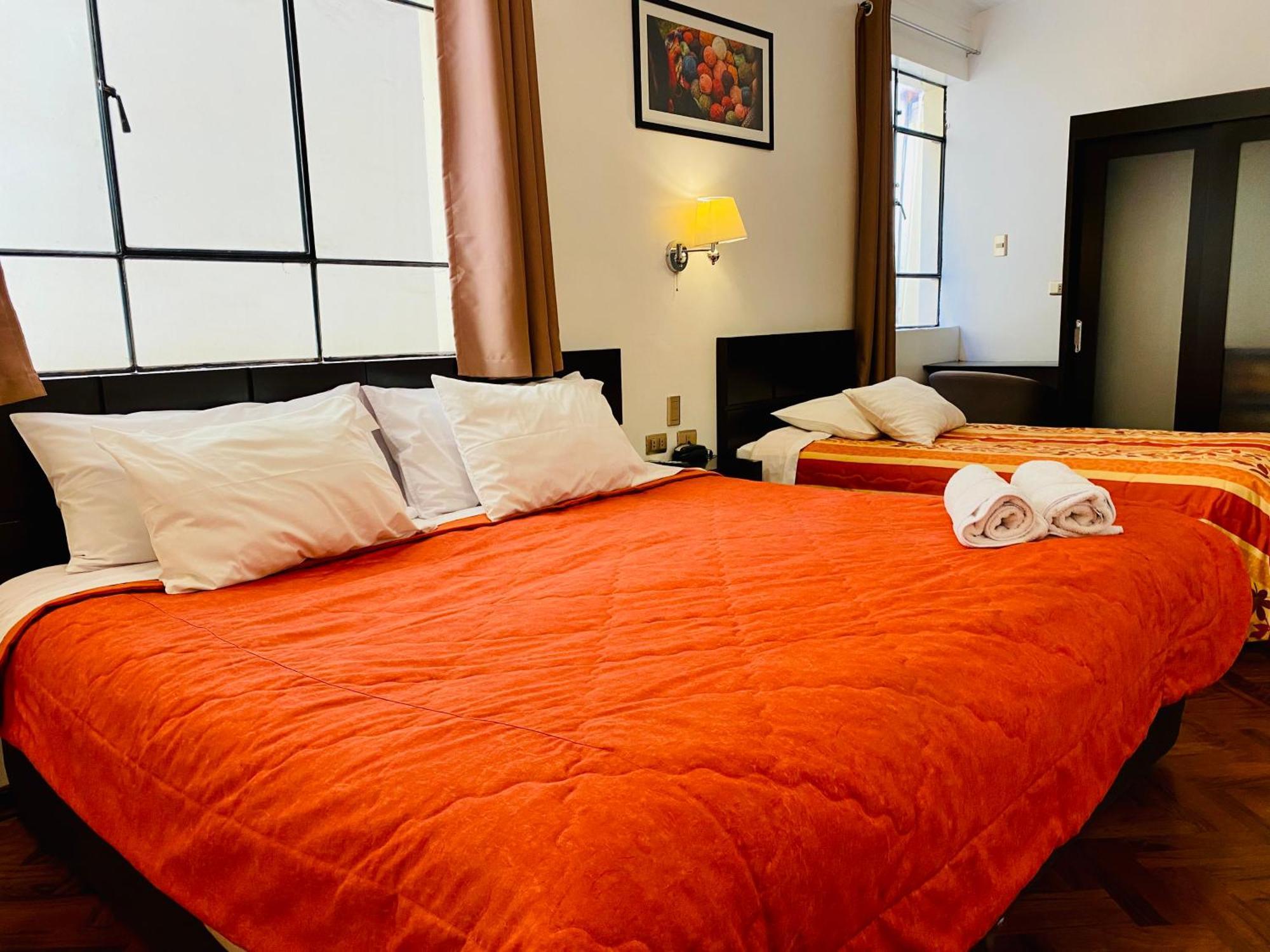 Hostal & Apartments El Triunfo Cusco Exteriör bild