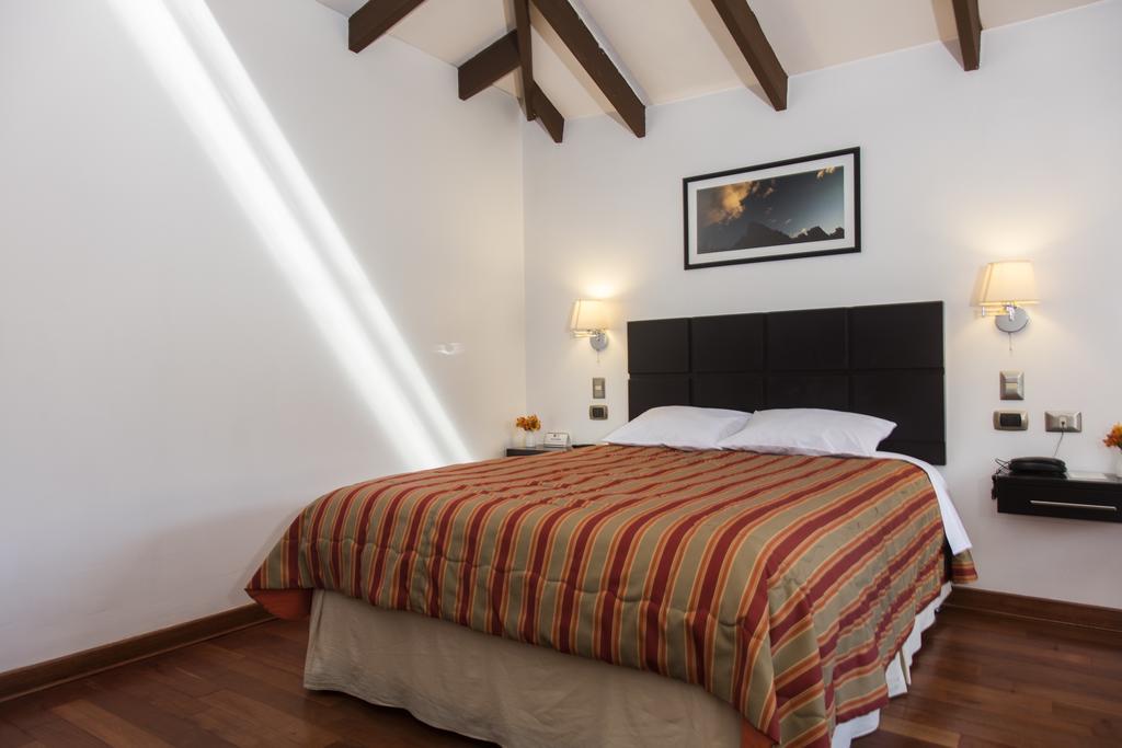 Hostal & Apartments El Triunfo Cusco Exteriör bild