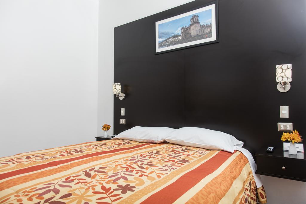 Hostal & Apartments El Triunfo Cusco Exteriör bild