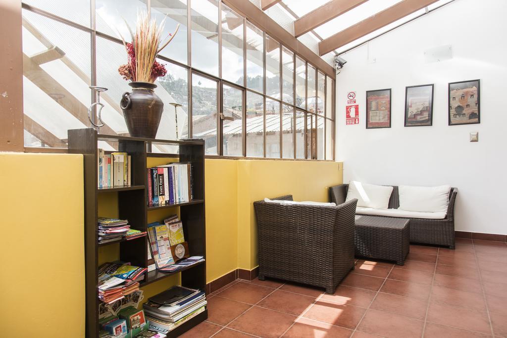 Hostal & Apartments El Triunfo Cusco Exteriör bild